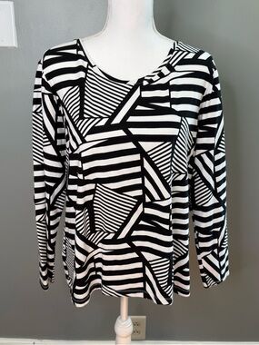 Chico’s Black White Geometric Stripe Top Long Sleeve Size 2 (Large) Stretch